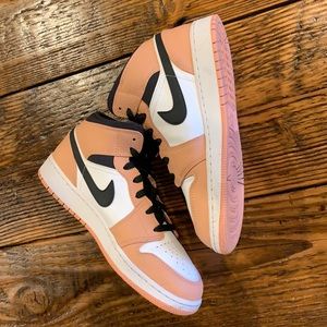 Pink quartz Jordan’s! Size 6.5